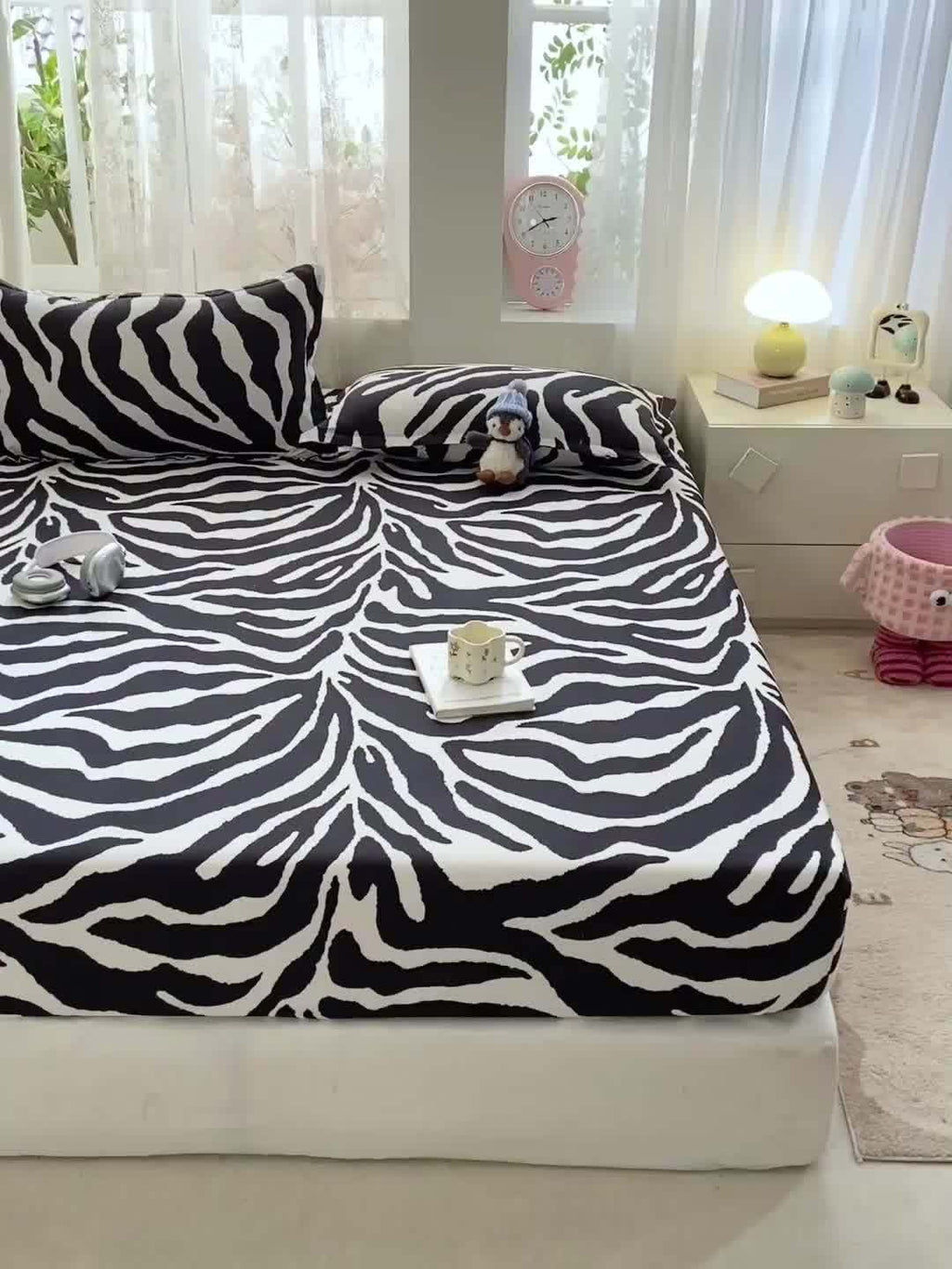 1pc Zebra Print Bed Sheet, 100% Polyester Brushed Fabric, Soft and Light Beige-friendly, Comfortable and Breathable, Suitable for Various Scenes, Machine Washable, Can Be Used in All Seasons Without Pillowcase